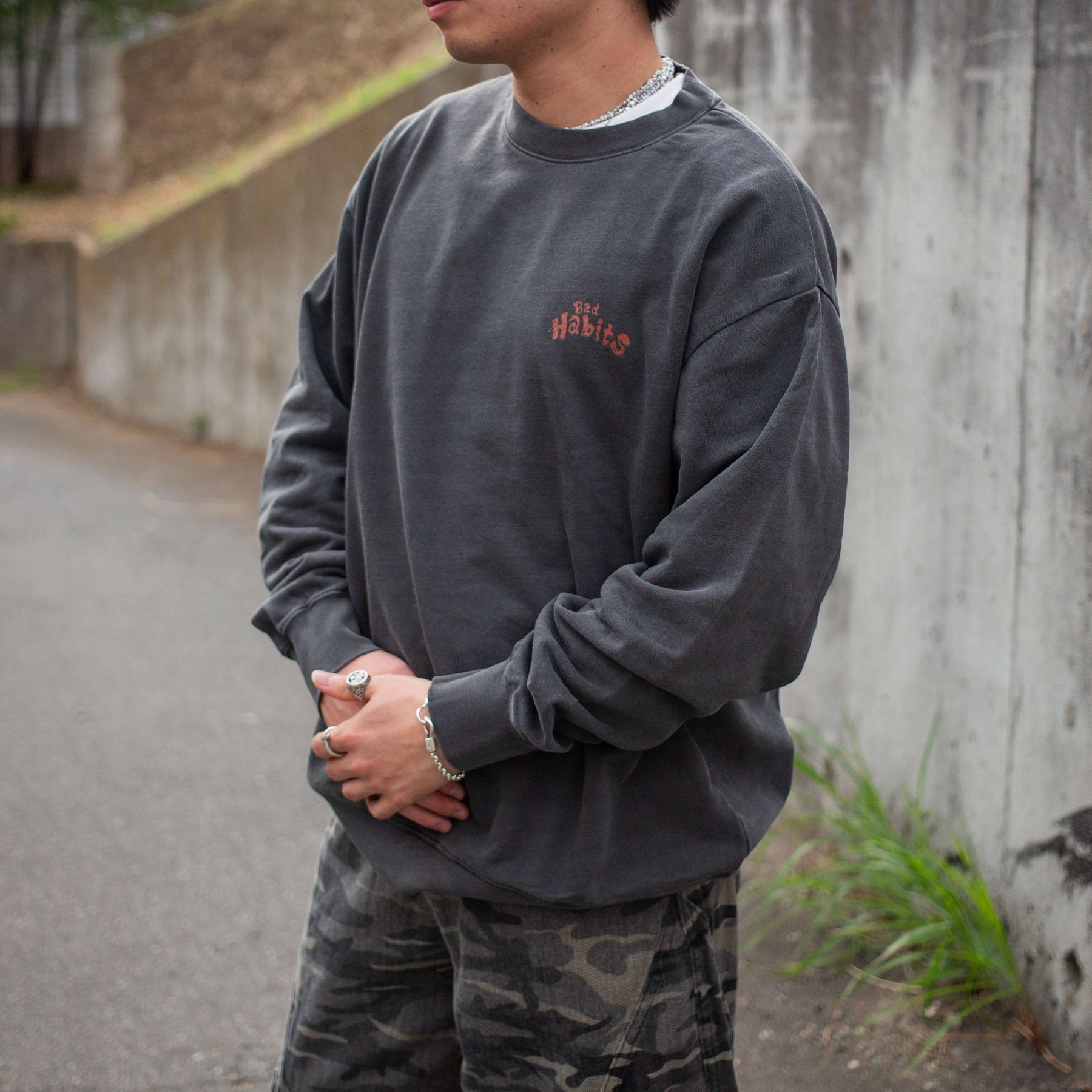 「とーる」Bad Habitsイラスト ピグメントトレーナー(251-2256)