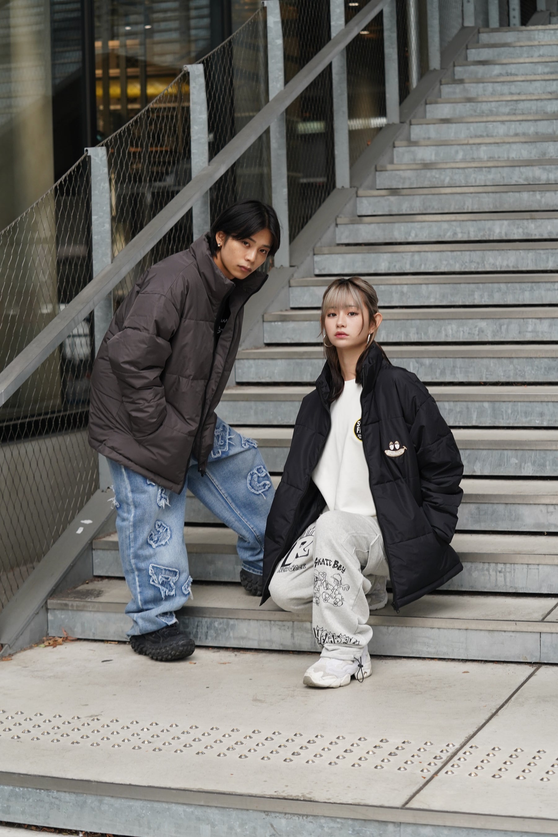 刺繍入り防風裏ラミネートインリブアウター