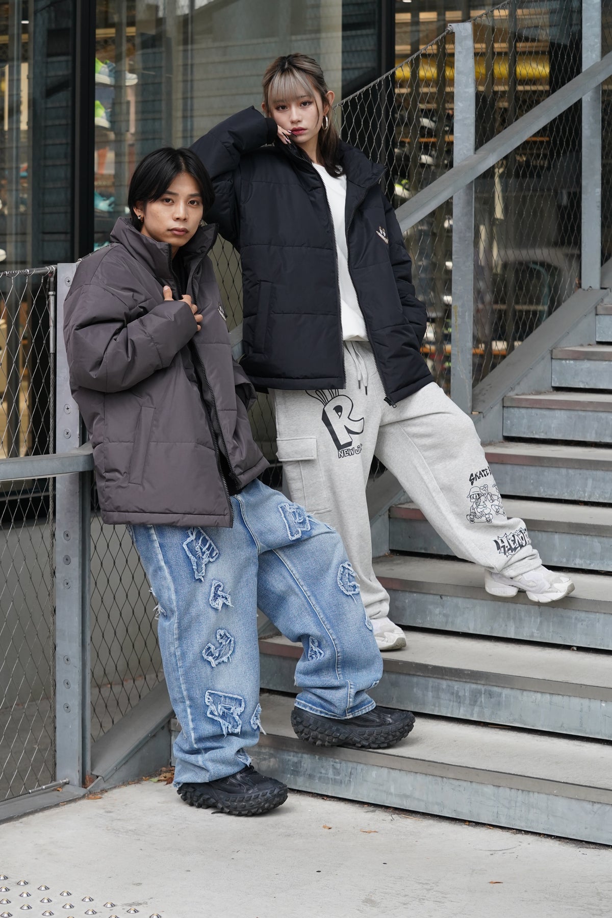 刺繍入り防風裏ラミネートインリブアウター