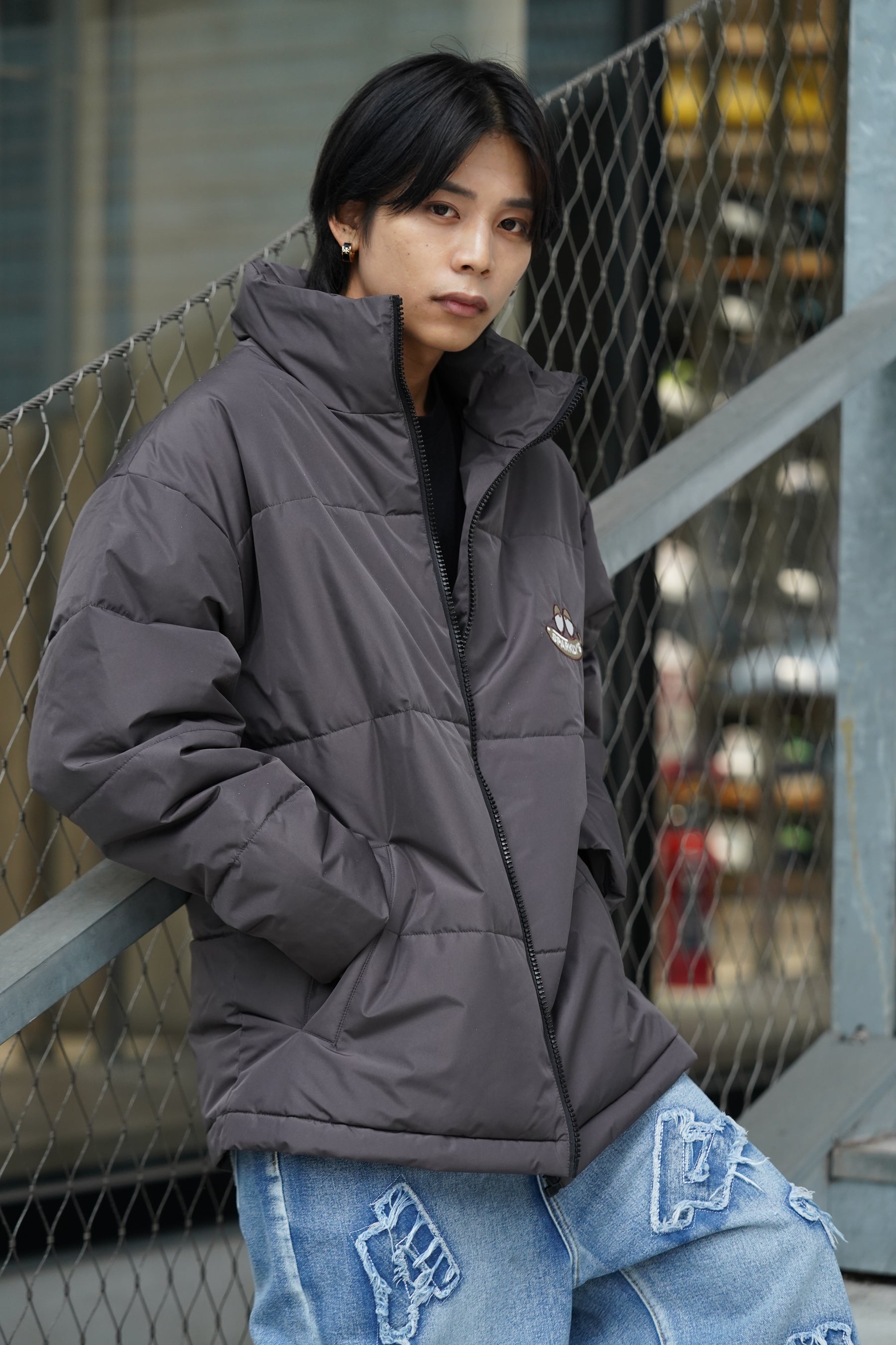 刺繍入り防風裏ラミネートインリブアウター