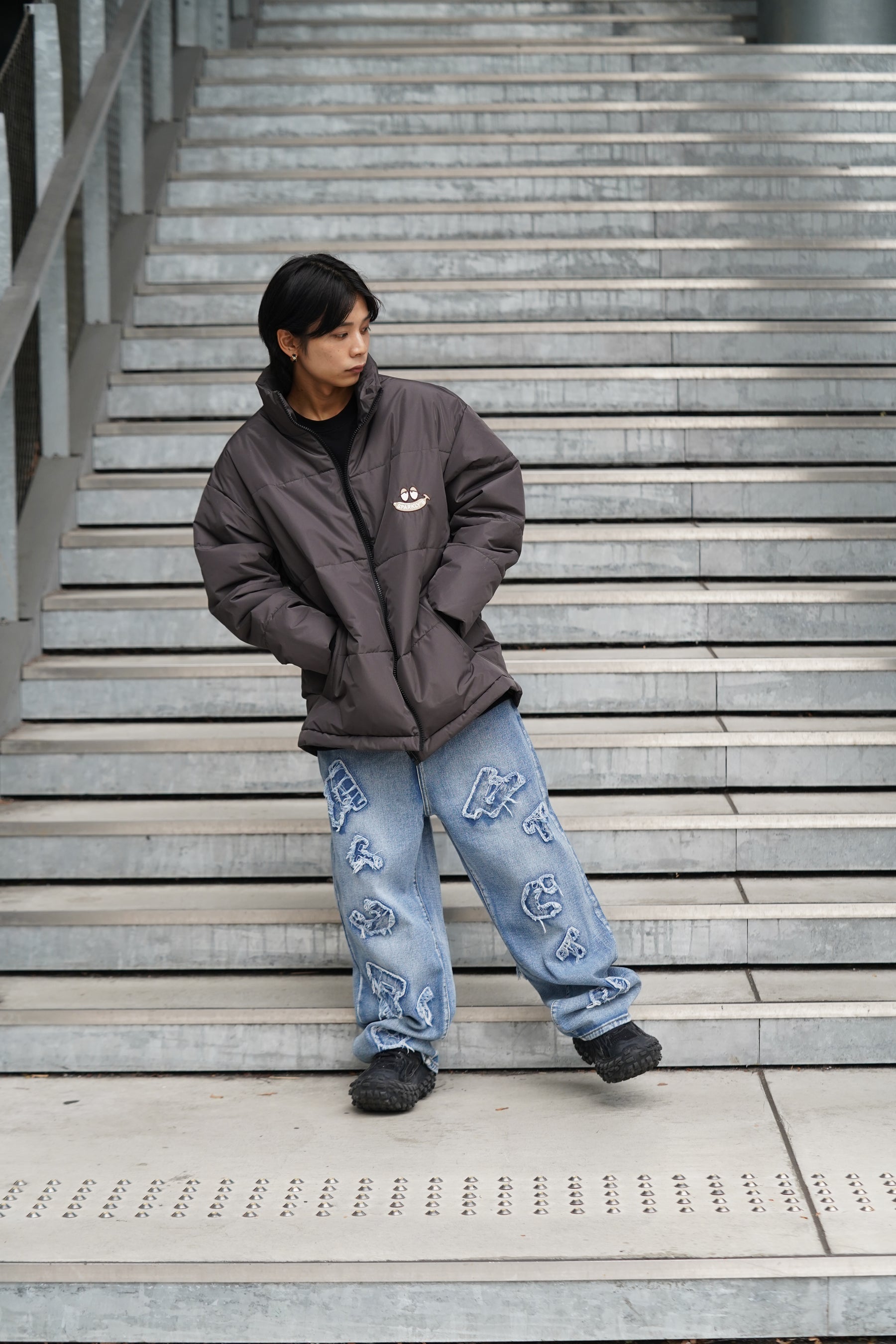 刺繍入り防風裏ラミネートインリブアウター