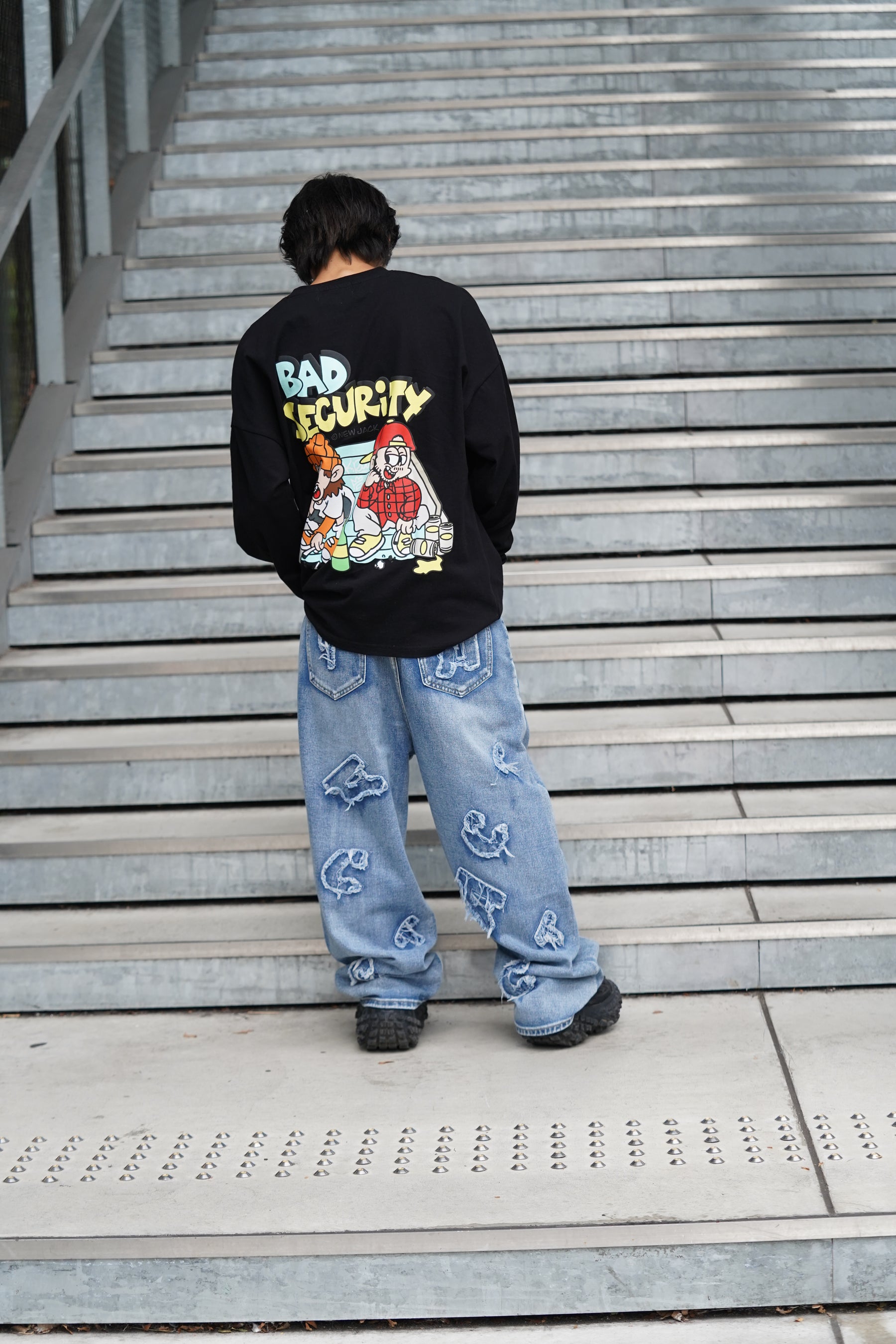 BAD SECURITY イラスト長袖Tシャツ
