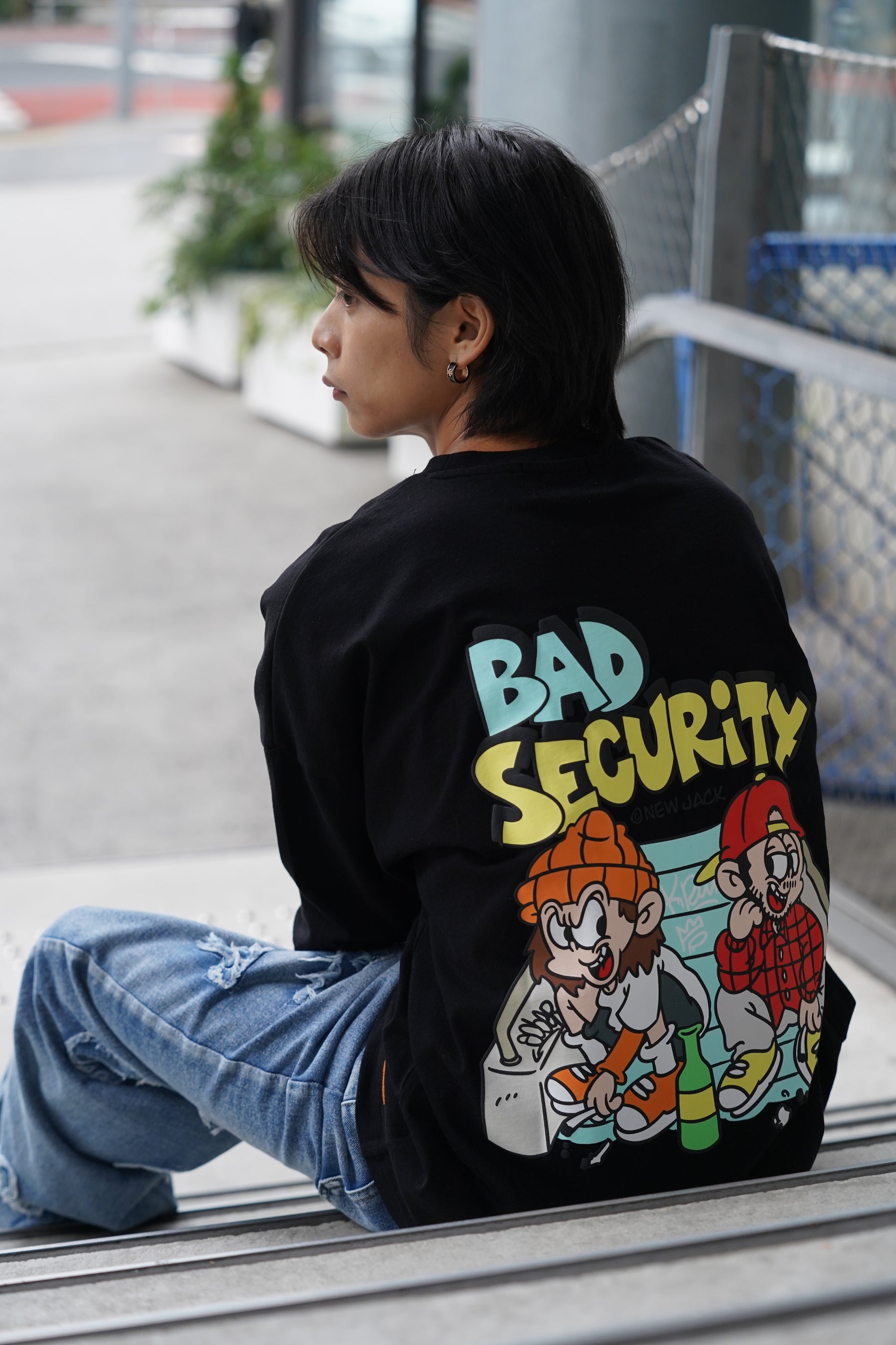 BAD SECURITY イラスト長袖Tシャツ