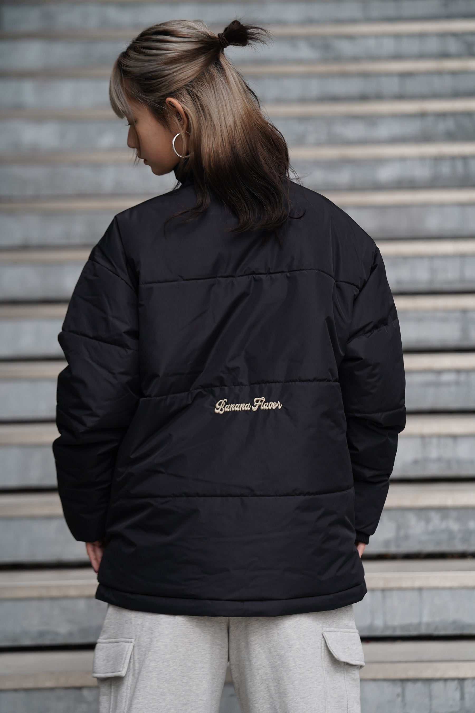 刺繍入り防風裏ラミネートインリブアウター