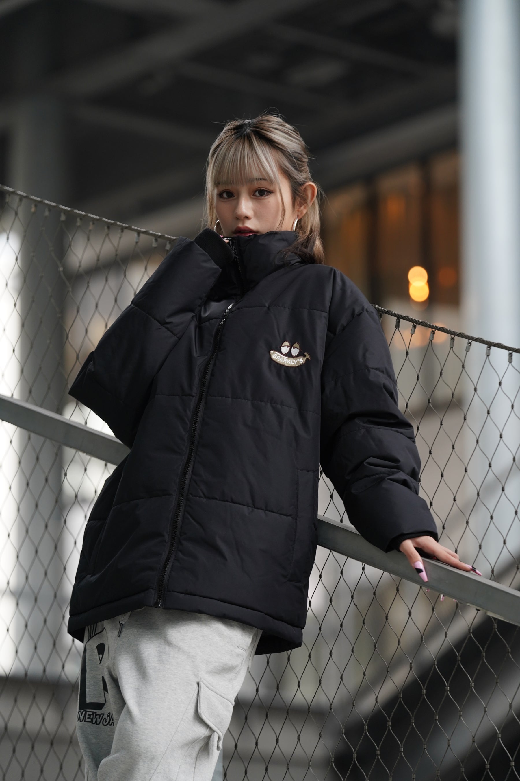 刺繍入り防風裏ラミネートインリブアウター