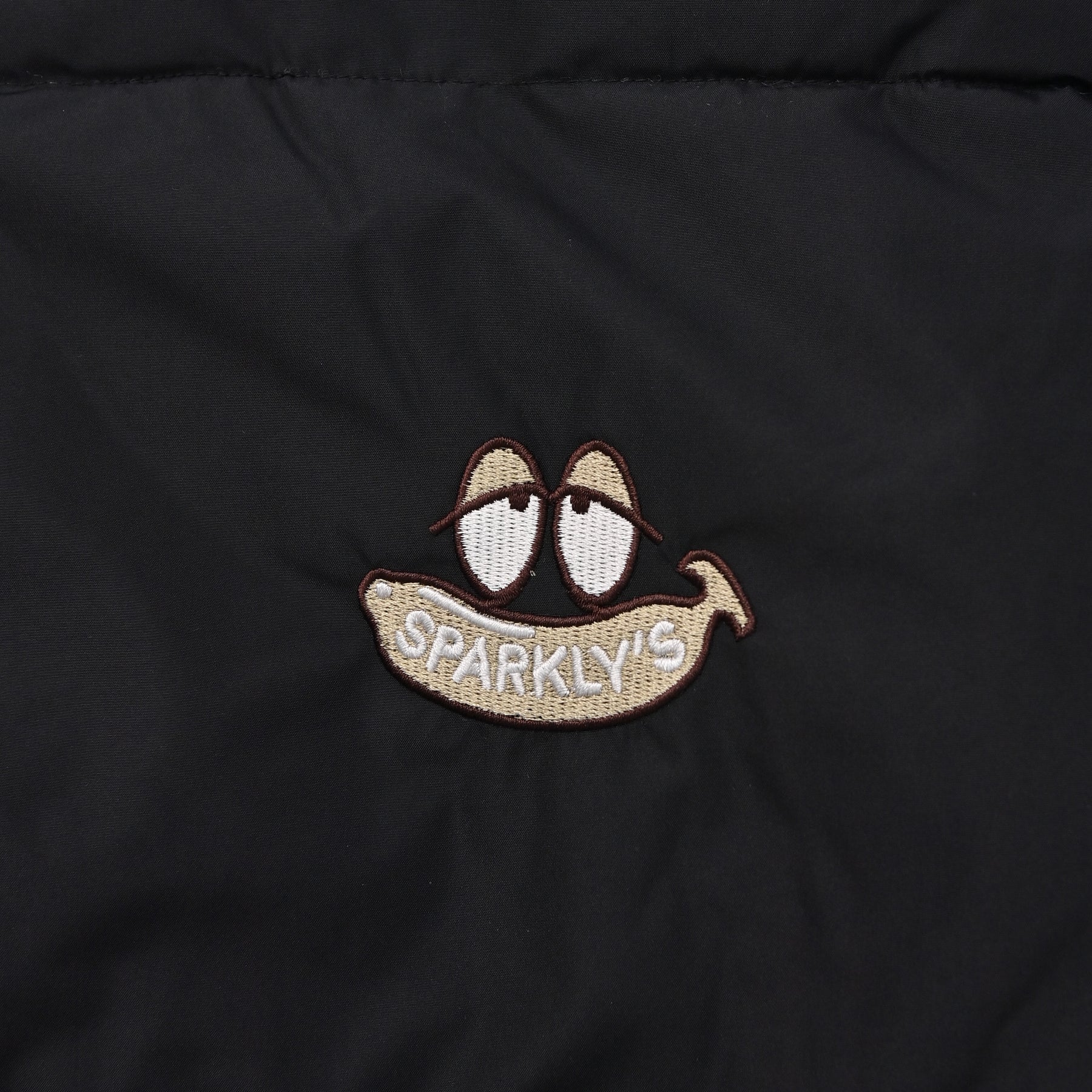 刺繍入り防風裏ラミネートインリブアウター