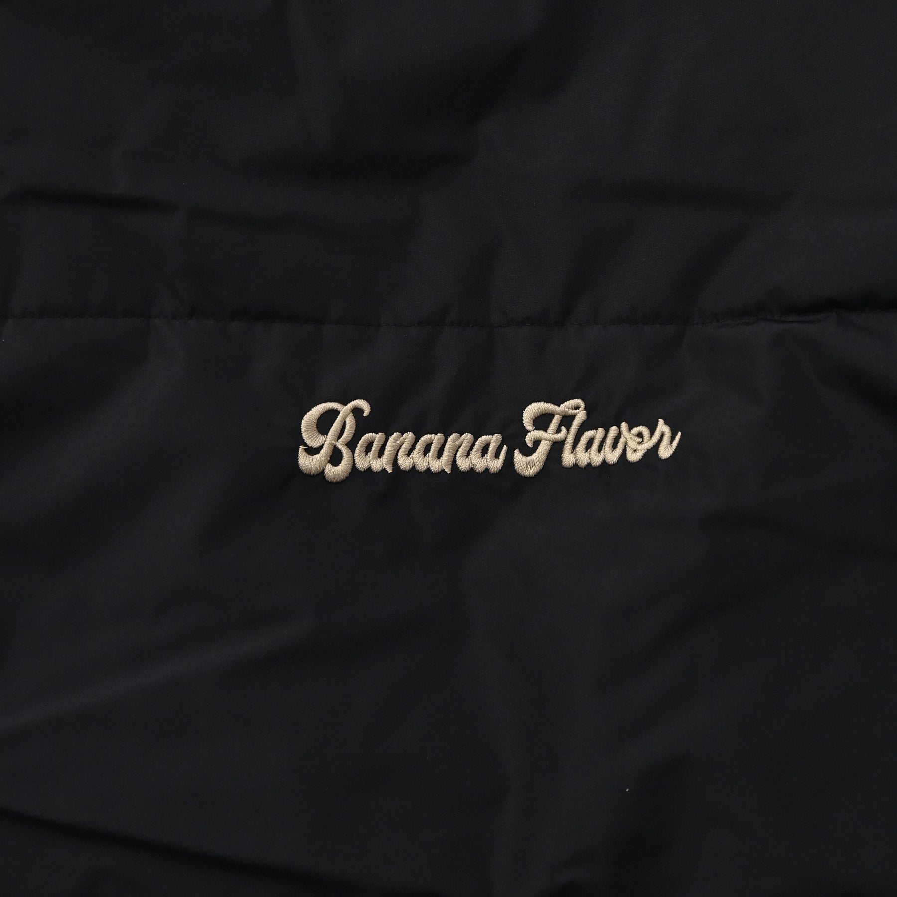 刺繍入り防風裏ラミネートインリブアウター