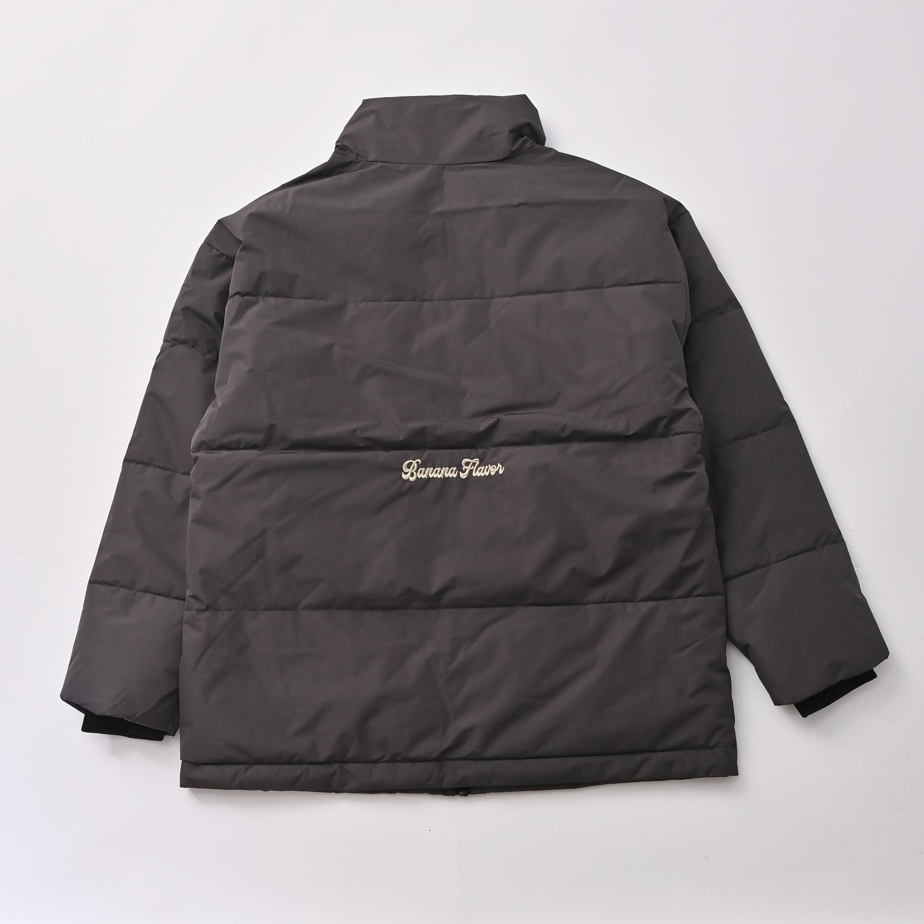 刺繍入り防風裏ラミネートインリブアウター