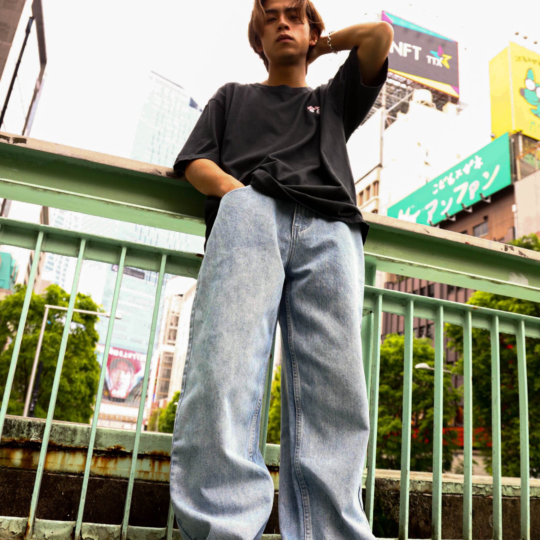 WIDE SILHOUETTE DENIM PANTS