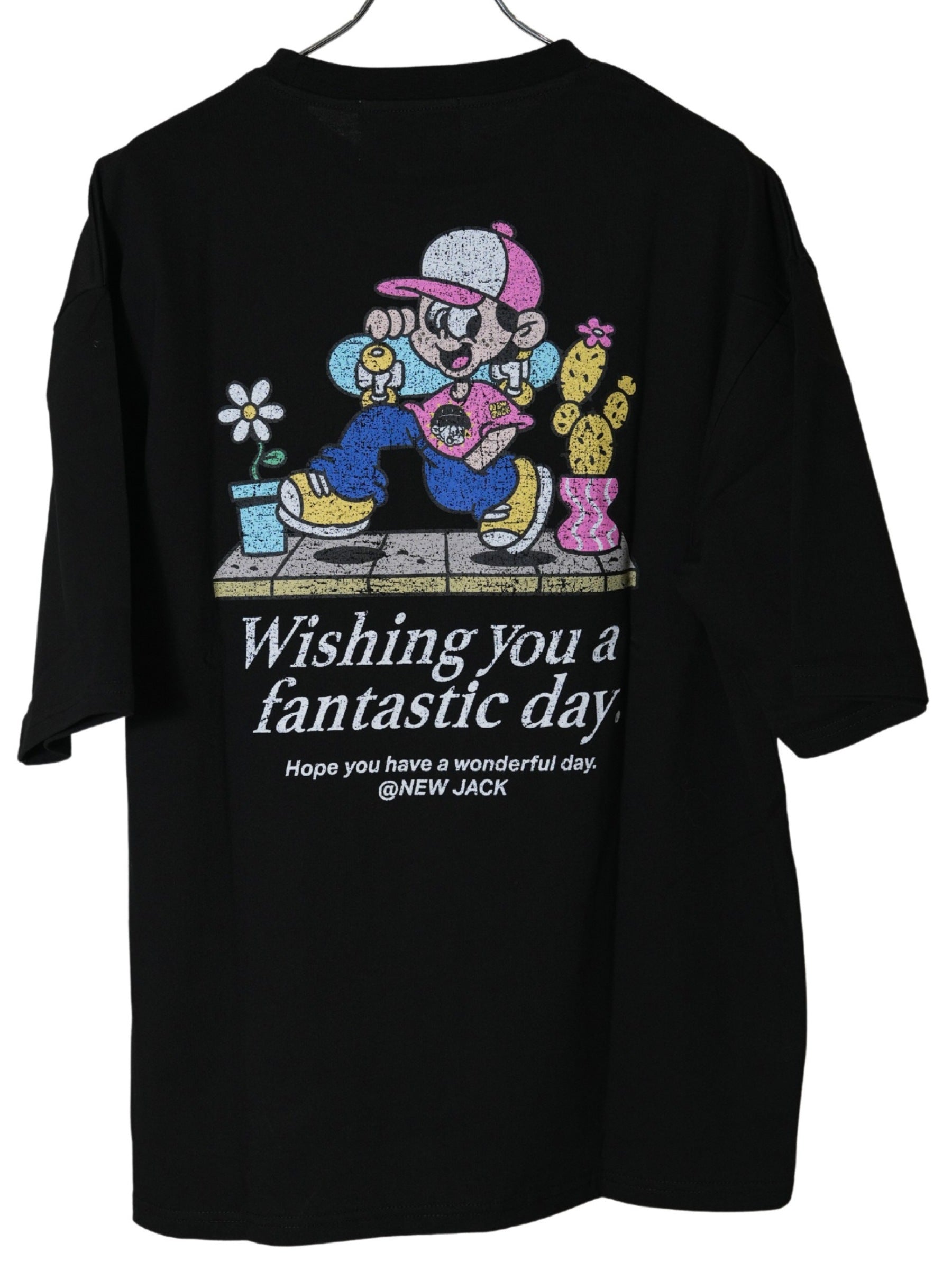 NEW JACK(ニュージャック)缶バッジ付き掠れプリント半袖Tシャツ